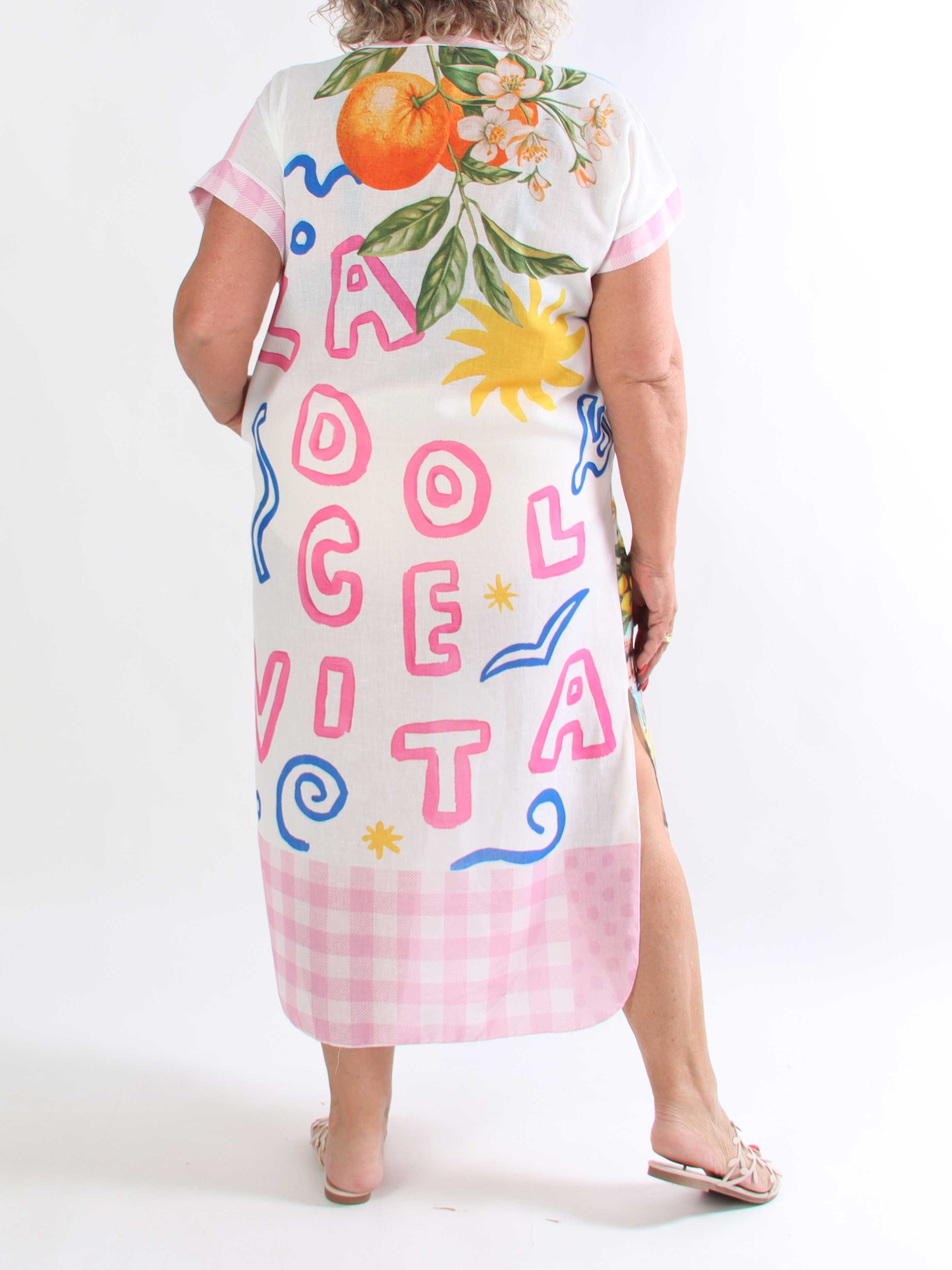 Katherine - Skøn plus size kjole med et charmerende italiensk inspireret print